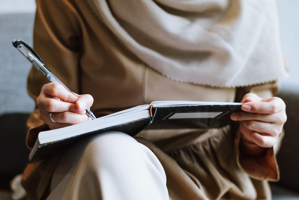 Pentingnya Literasi Menulis bagi Guru